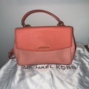 Michael kors purse